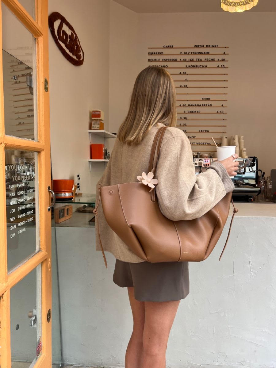 spring fashion trends oversized bag
