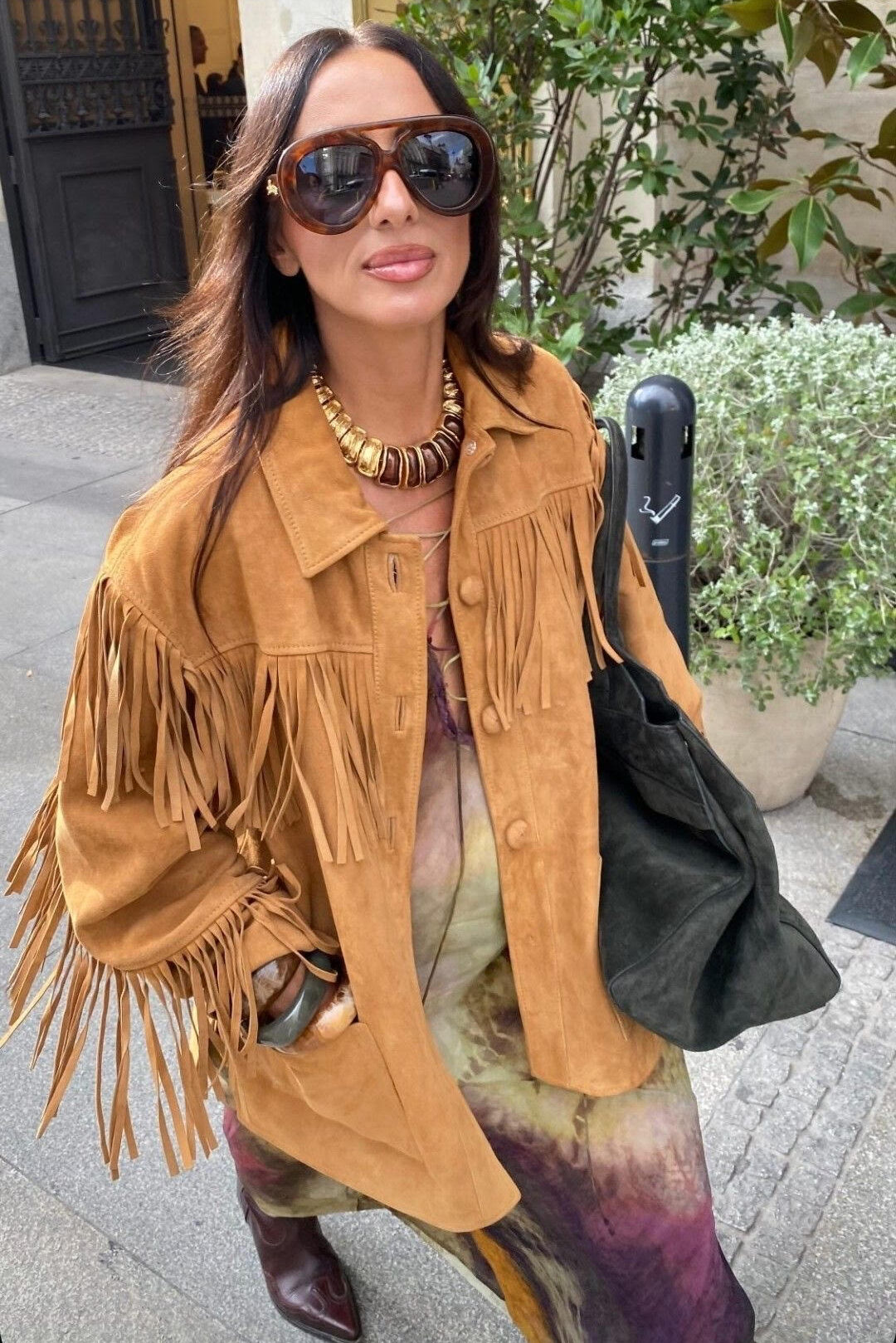 2025 fashion trends, maximalism, clashing patterns, mixing prints