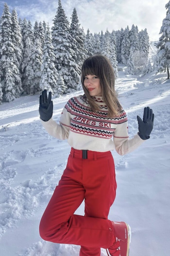 12+ Cute Women’s Snowboarding Outfits + Style Guide for 2026
