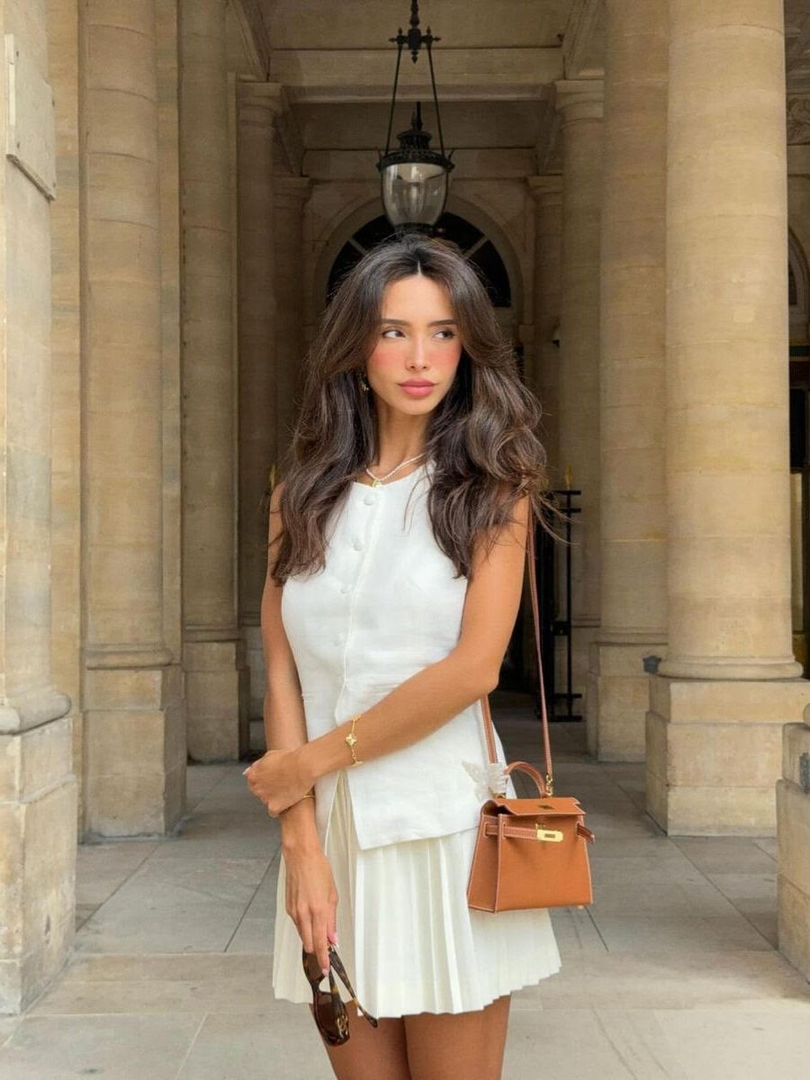 old money outfit ideas, waistcoat and skirt outfit