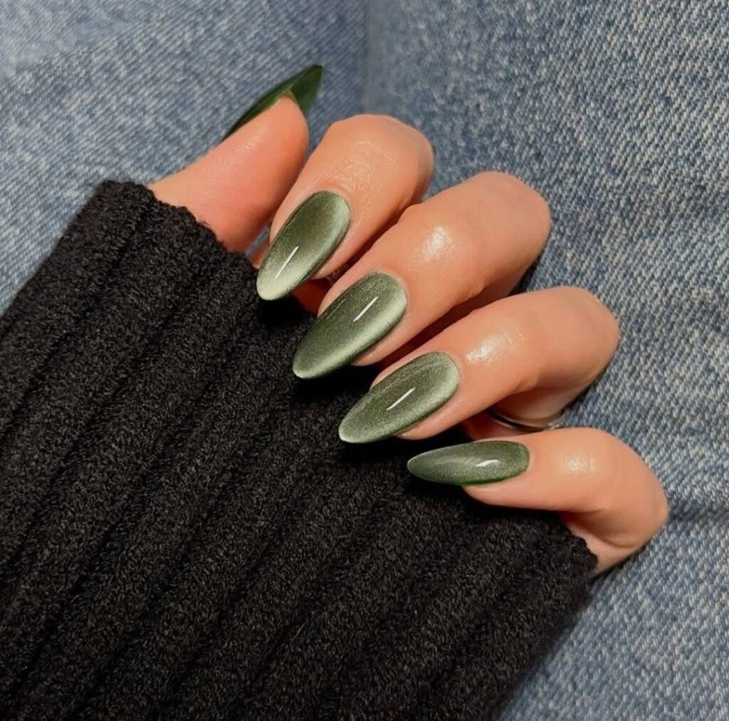 cat-eye green nails